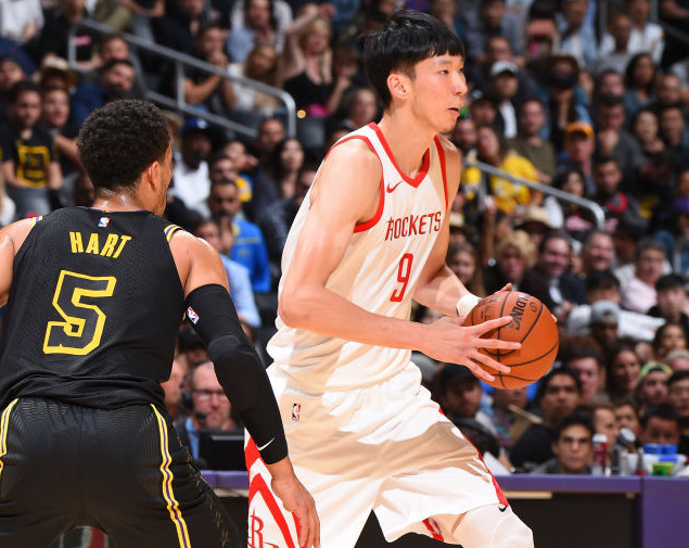 开云下载-勇士险胜76人，周琦扛起全队  第2张