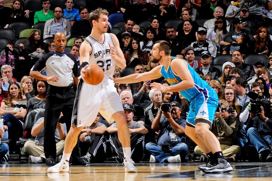 开云体育入口-马刺力克天津队，浓眉哥刷新纪录  第2张